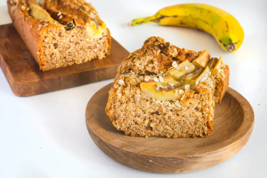 Bolo de aveia com banana e uva passa receita deliciosa