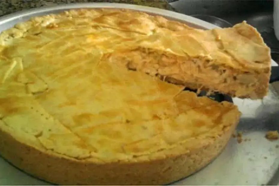 Empadão de frango com massa que derrete na boca