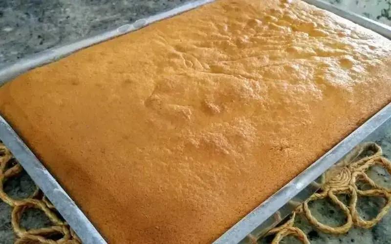 A palavra-chave com base no artigo é Bolo Gigante 3 Ingredientes.