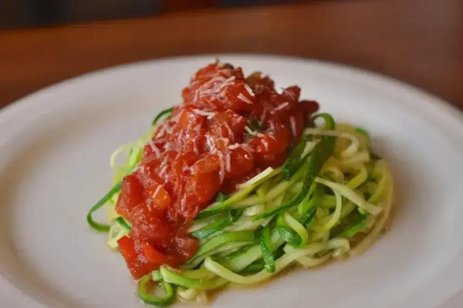 A palavra chave com base no artigo é espaguete de abobrinha com molho marinara.