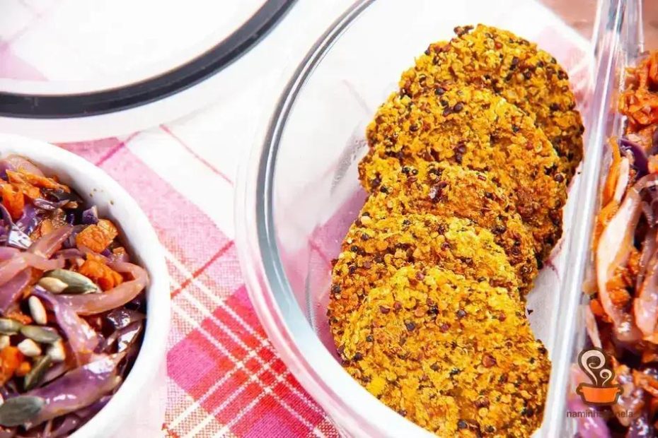 A palavra-chave com base no artigo fornecido é bolinhos de quinoa e abóbora assados.