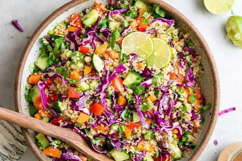 A palavra chave com base no artigo fornecido é Salada Tailandesa de Quinoa.
