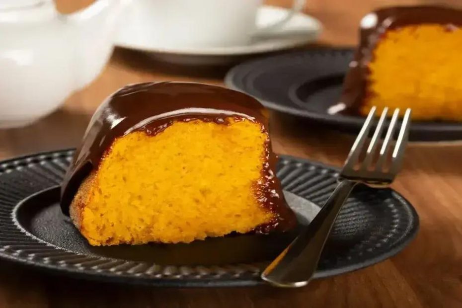A palavra chave é bolo de cenoura sem glúten.