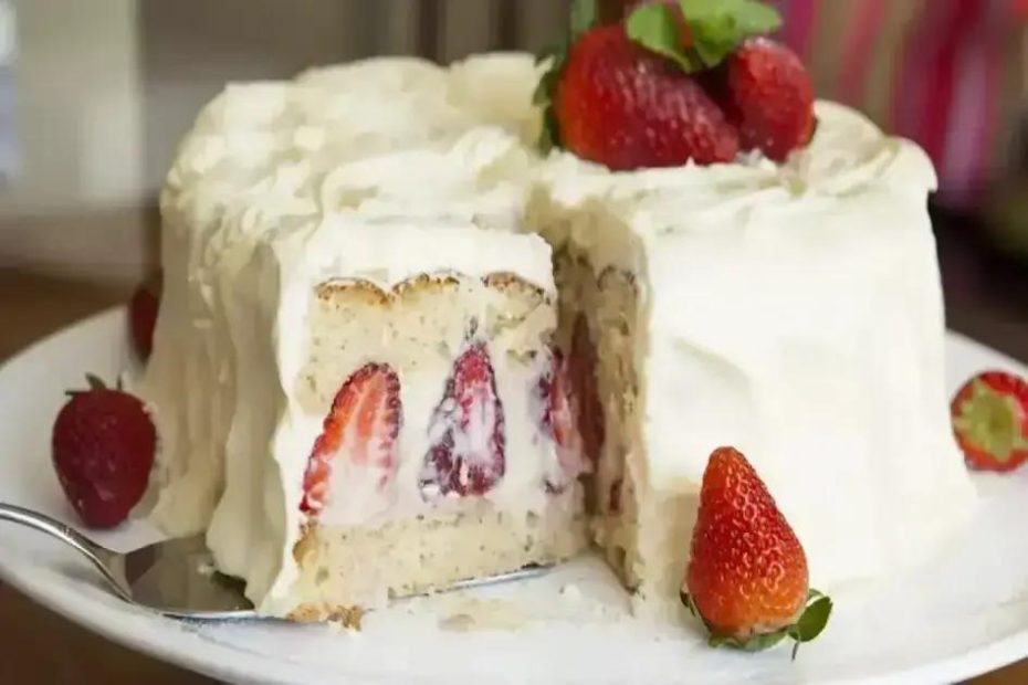 Bolo de morango com chantilly