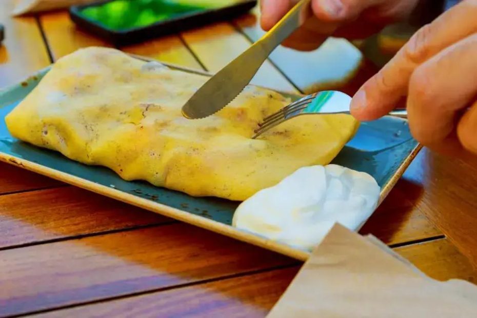Deliciosos Crepes de Farinha de Arroz com Recheio de Frutas Frescas