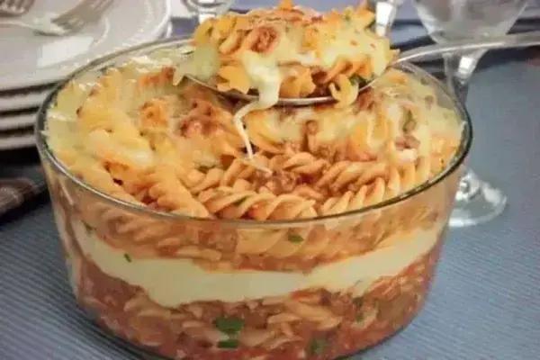 Escondidinho de Macarrão