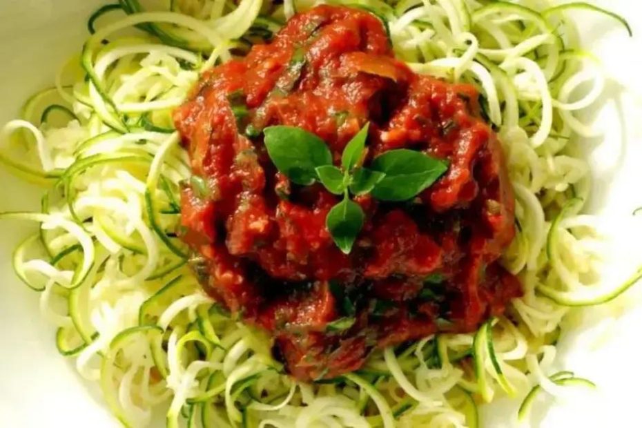 espaguete de abobrinha com molho marinara