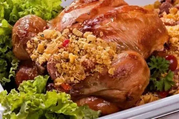 Frango com Farofa Assado