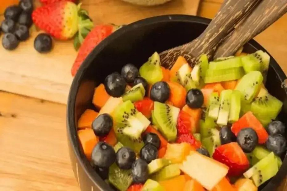 Salada de Frutas Frescas com Hortelã