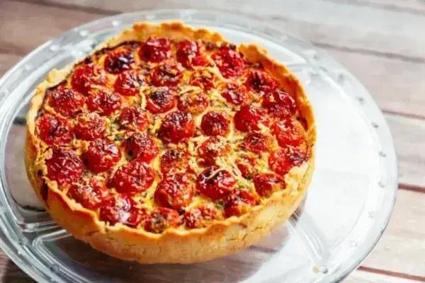 Torta de Ricota com Tomatinho Cereja